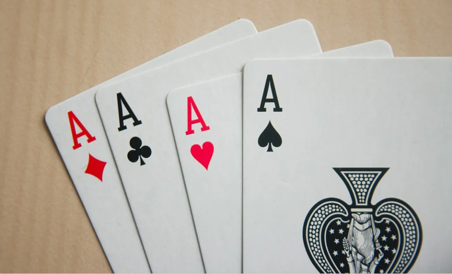 Different Games in Online Gambling