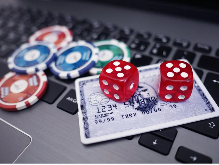 Advantages of Playing Online Casino on Your Phone