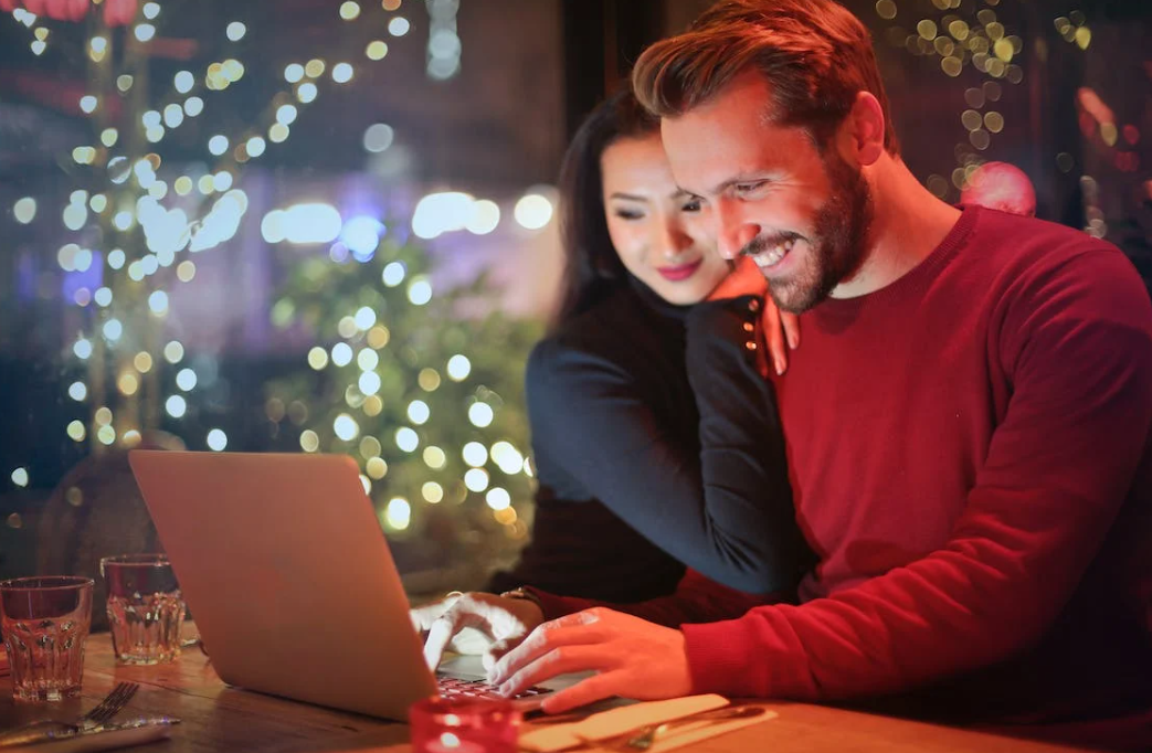 Reasons to Play Card Games in Online Casinos